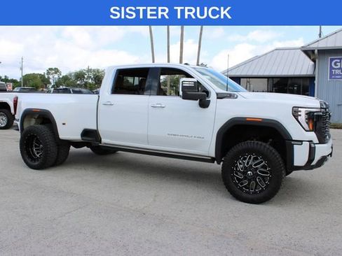 Used 2024 GMC Sierra 3500 Denali Ultimate AWD/4WD image 15