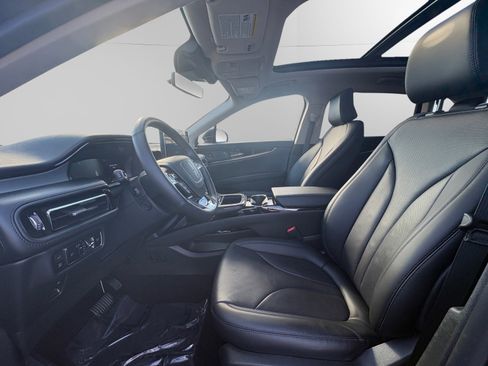 Certified 2023 Lincoln Nautilus Reserve w/ Monochromatic Package AWD/4WD image 9