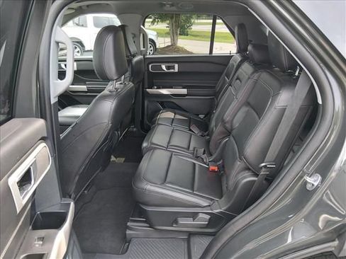 Used 2023 Ford Explorer XLT w/ Equipment Group 202A AWD/4WD image 14