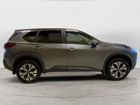 Used 2022 Nissan Rogue SV image 7