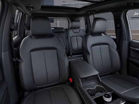 New 2026 Jeep Grand Cherokee Limited RWD image 16