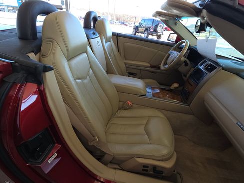 Used 2008 Cadillac XLR image 21