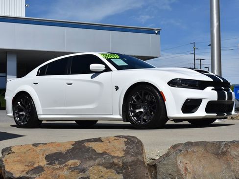 Used 2022 Dodge Charger SRT Hellcat w/ Harman/Kardon Audio Group RWD image 3