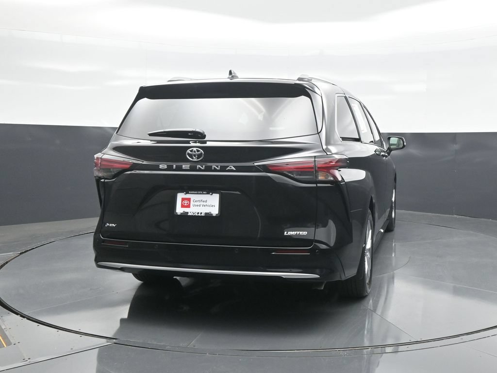 Used 2026 Toyota Sienna Limited FWD image 6