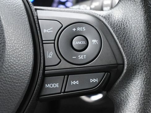 Used 2022 Toyota RAV4 XLE w/ Convenience Package AWD/4WD image 7