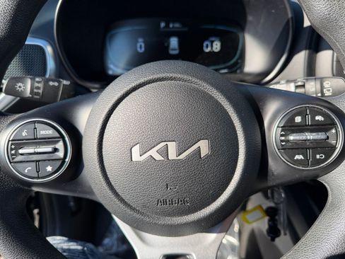 Used 2025 Kia Soul LX w/ LX Technology Package image 25