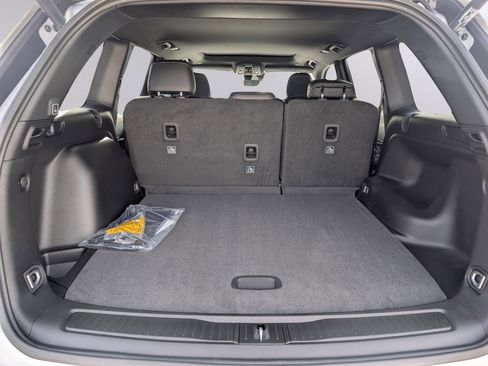 New 2025 Jeep Grand Cherokee Altitude image 36