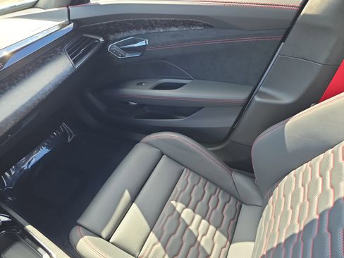 New 2026 Audi RS e-tron GT performance image 14