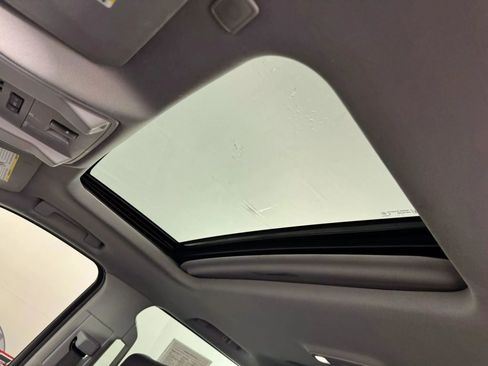 Used 2018 Cadillac Escalade Luxury w/ LPO, Radiant Package image 23