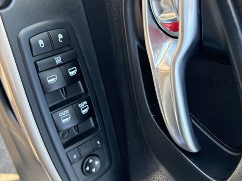 Used 2018 Jeep Cherokee Limited w/ High Altitude Package AWD/4WD image 21