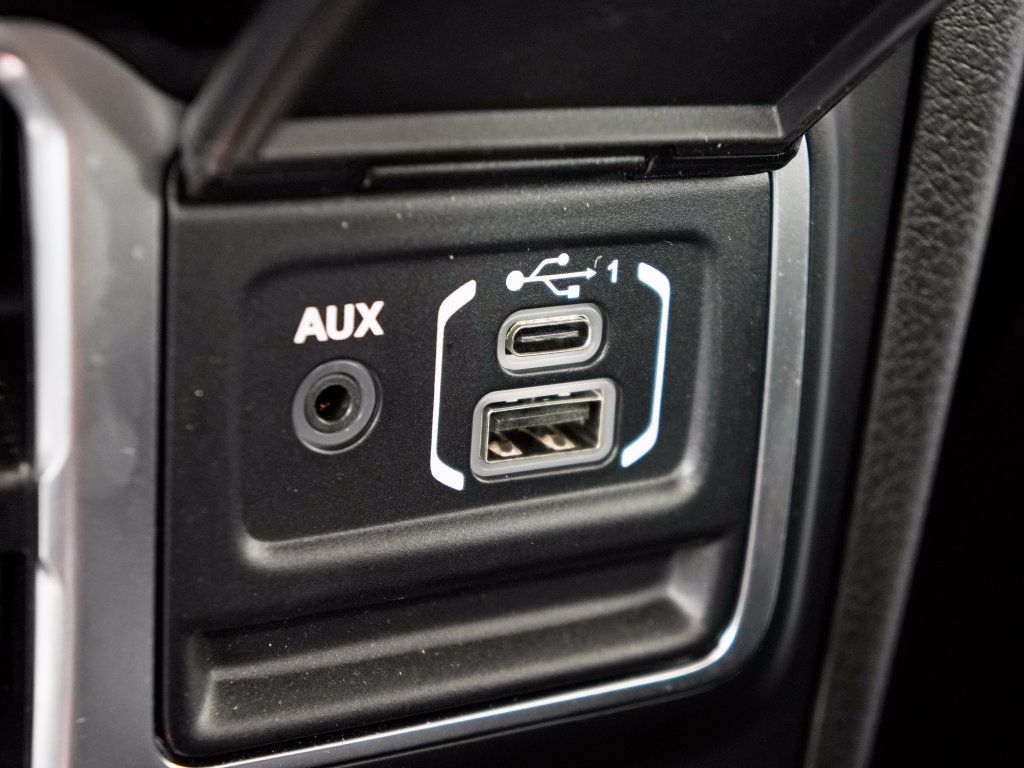 Used 2025 Jeep Wrangler Unlimited Rubicon AWD/4WD image 31