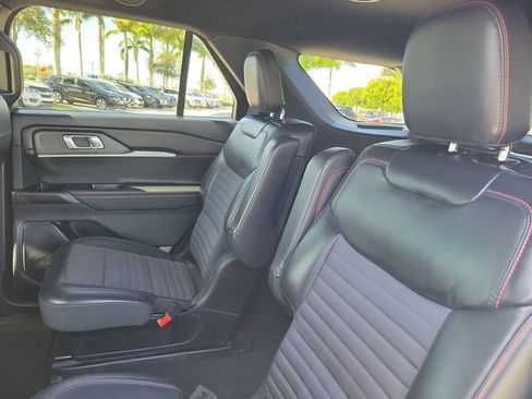 Used 2025 Ford Explorer ST-Line image 15