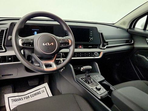 Used 2025 Kia Sportage LX FWD image 11