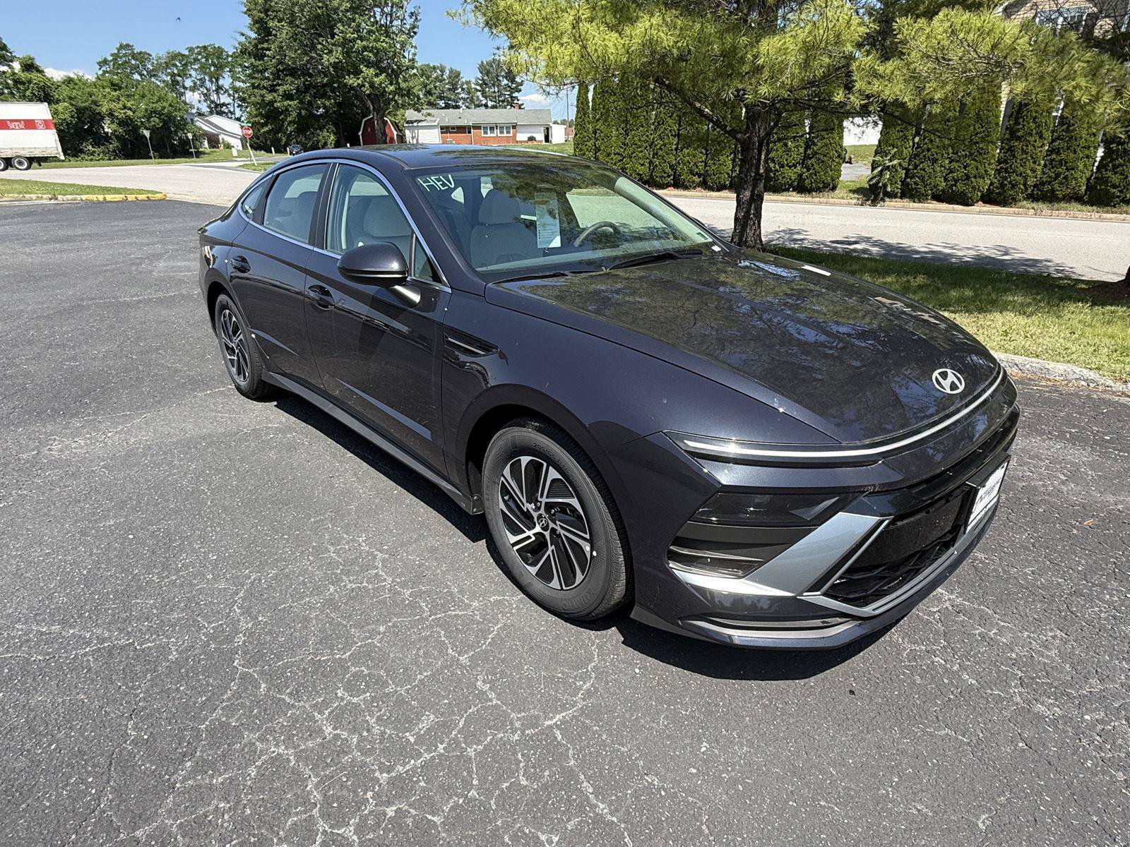 New 2026 Hyundai Sonata Blue FWD image 9