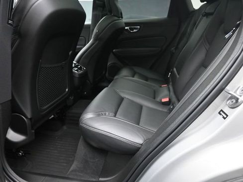 Used 2022 Volvo XC60 B5 Inscription w/ Advanced Package image 21