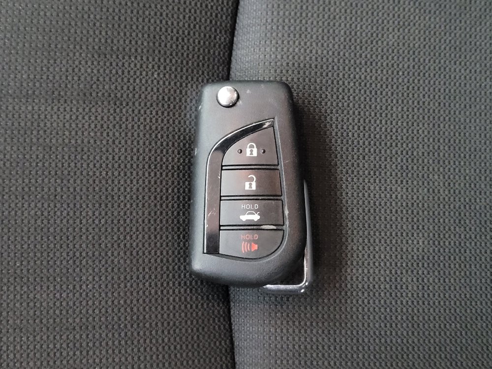 Used 2022 Toyota Corolla LE FWD image 32