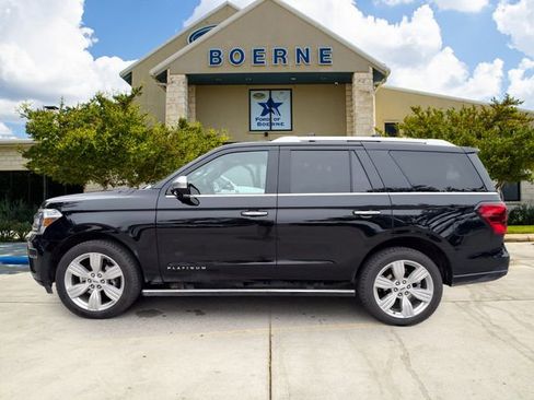 Used 2023 Ford Expedition Platinum AWD/4WD image 2