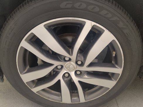 Used 2016 Honda Pilot Touring image 31