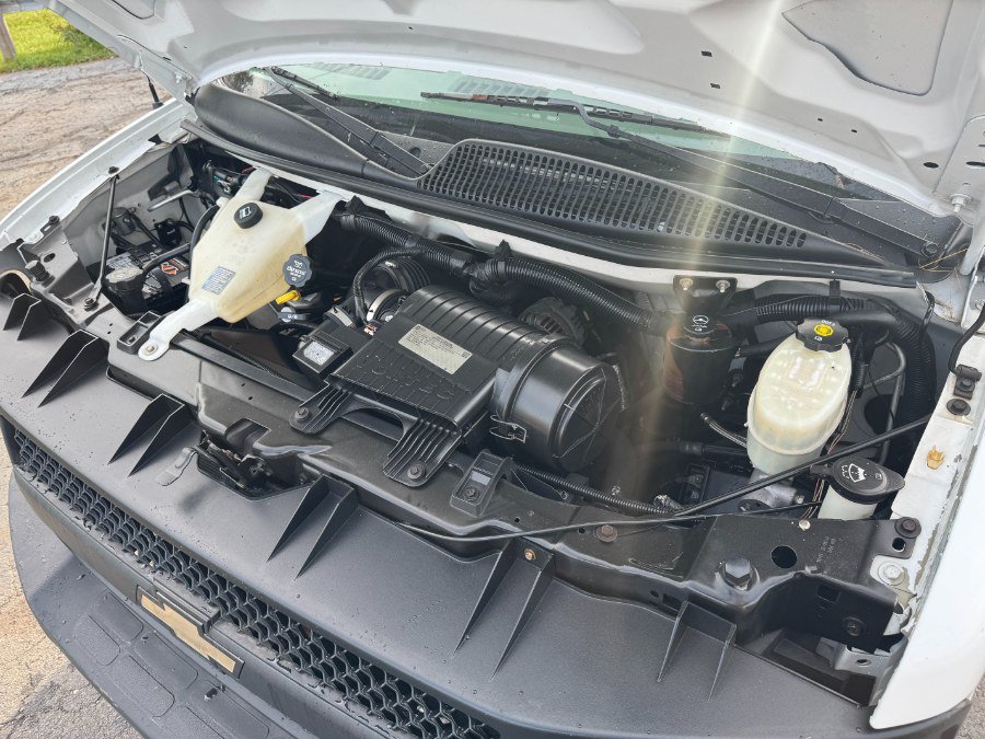 Used 2015 Chevrolet Express 3500 RWD image 20