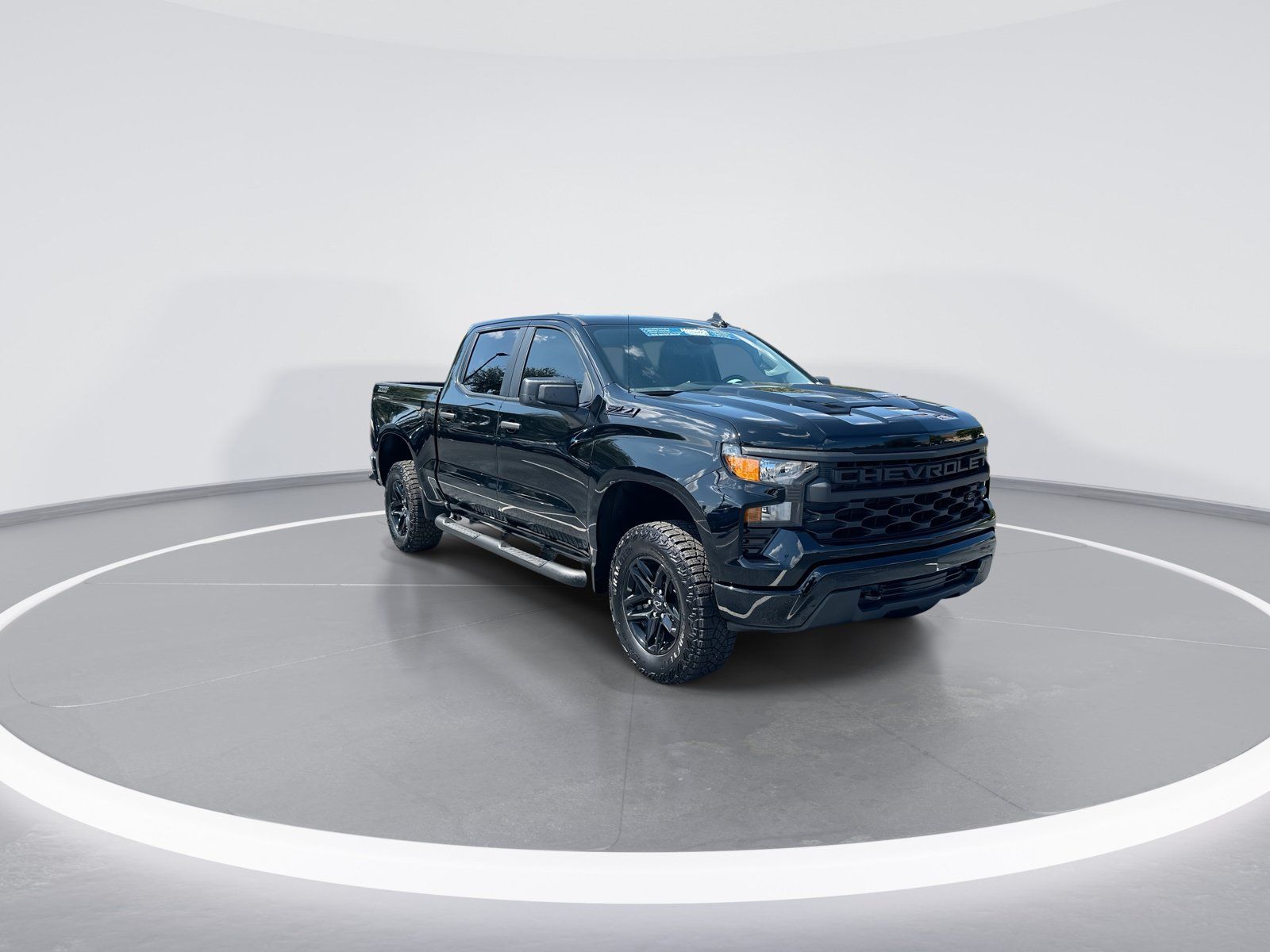 Used 2026 Chevrolet Silverado 1500 Custom Trail Boss w/ Midnight Edition AWD/4WD image 2