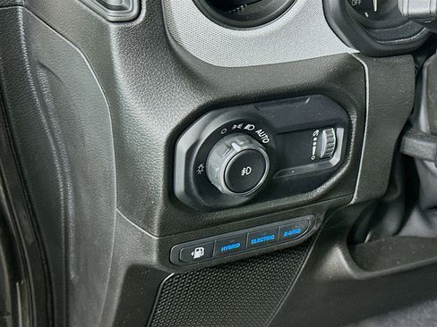 Used 2024 Jeep Wrangler Sport S w/ Convenience Group image 16