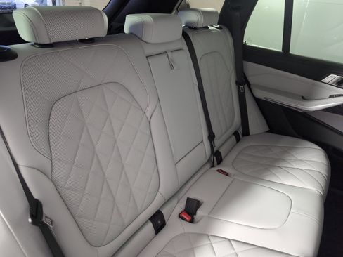 Used 2026 BMW X5 sDrive40i image 30