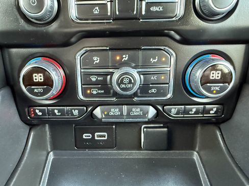 Certified 2024 Chevrolet Tahoe Premier image 32