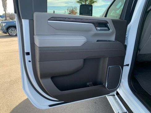 New 2026 GMC Sierra 3500 SLT w/ SLT Convenience Package image 15