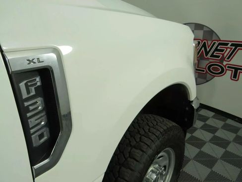 Used 2020 Ford F350 XL w/ Power Equipment Group image 32