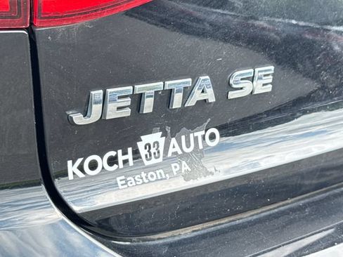 Used 2015 Volkswagen Jetta SE FWD image 17