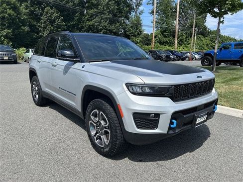 Used 2023 Jeep Grand Cherokee Trailhawk w/ Advanced Protech Group II image 2