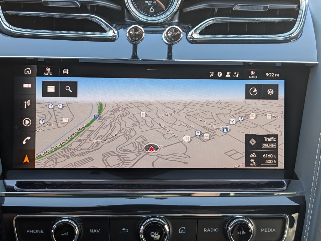 Used 2023 Bentley Bentayga Extended Wheelbase AWD/4WD image 18