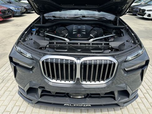 Used 2024 BMW ALPINA XB7 AWD/4WD image 11