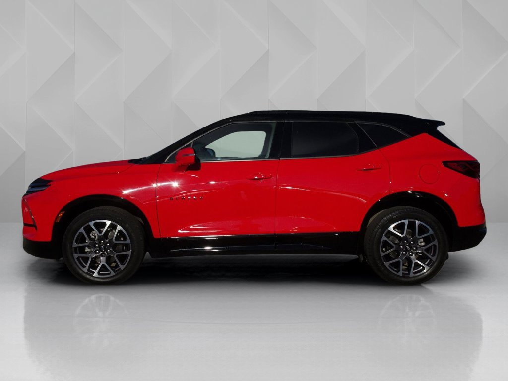 Used 2024 Chevrolet Blazer RS AWD/4WD image 2