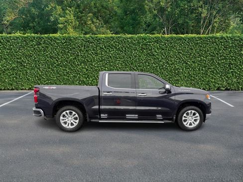 Used 2023 Chevrolet Silverado 1500 LTZ AWD/4WD image 2