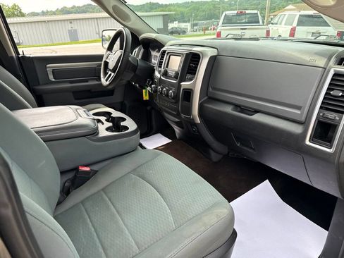 Used 2017 RAM 1500 Classic SLT AWD/4WD image 37