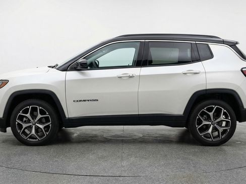Used 2025 Jeep Compass Limited image 5