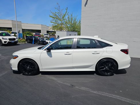 Used 2025 Honda Civic Sport image 4