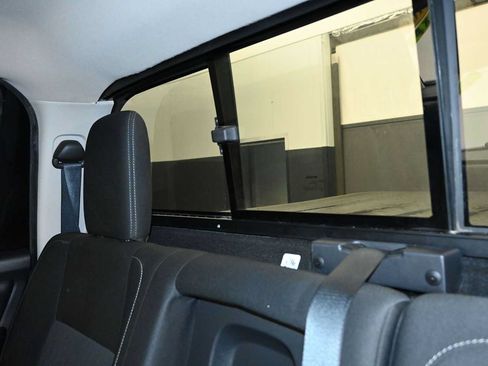 Used 2017 Nissan Titan SV AWD/4WD image 21