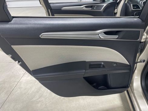 Used 2018 Ford Fusion S FWD image 15