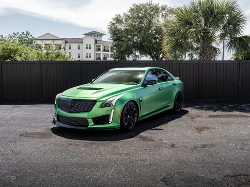 Used 2019 Cadillac CTS V w/ Luxury Package RWD image 8
