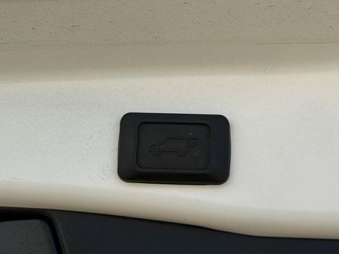 Used 2025 Toyota RAV4 XLE w/ Convenience Package AWD/4WD image 33