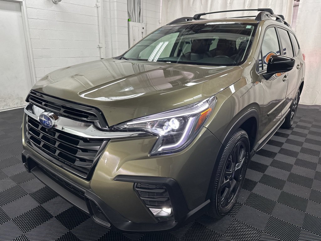 Used 2025 Subaru Ascent Bronze Edition w/ Onyx Package AWD/4WD image 2