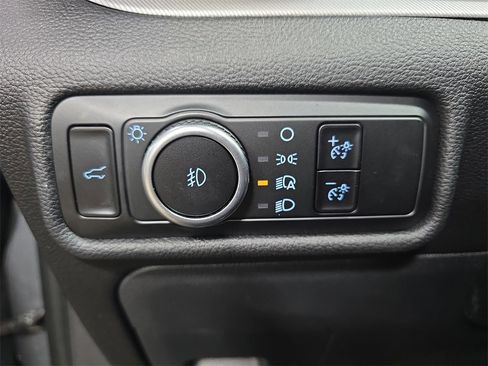 Used 2023 Ford Explorer XLT w/ Equipment Group 202A image 28