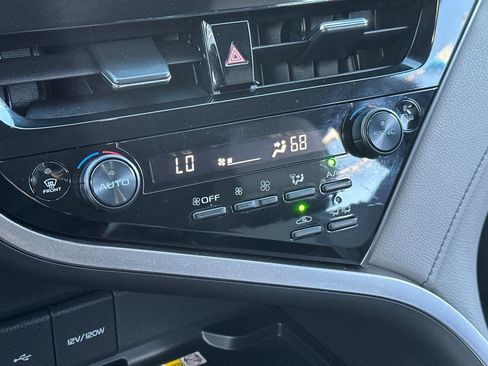 Used 2022 Toyota Camry XSE w/ Navigation Upgrade Package image 22