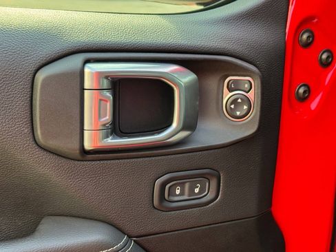 Used 2023 Jeep Wrangler Unlimited Sahara w/ Cold Weather Group AWD/4WD image 26