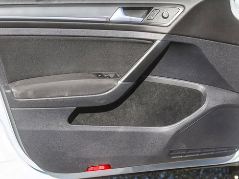 Used 2018 Volkswagen GTI SE image 15