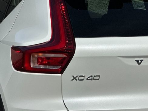 Used 2023 Volvo XC40 B5 Ultimate w/ Protection Package Premier AWD/4WD image 34