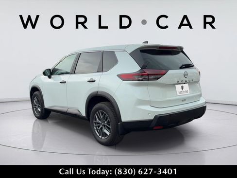 Used 2025 Nissan Rogue S FWD image 5