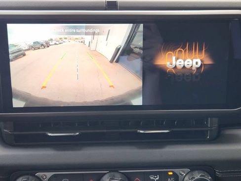 Used 2026 Jeep Wrangler Unlimited Rubicon AWD/4WD image 6